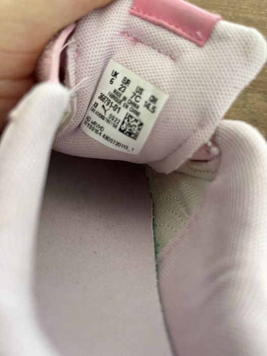 Vând adidași Puma pentru fetite marimea 23