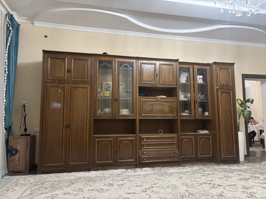 В продаже стенка