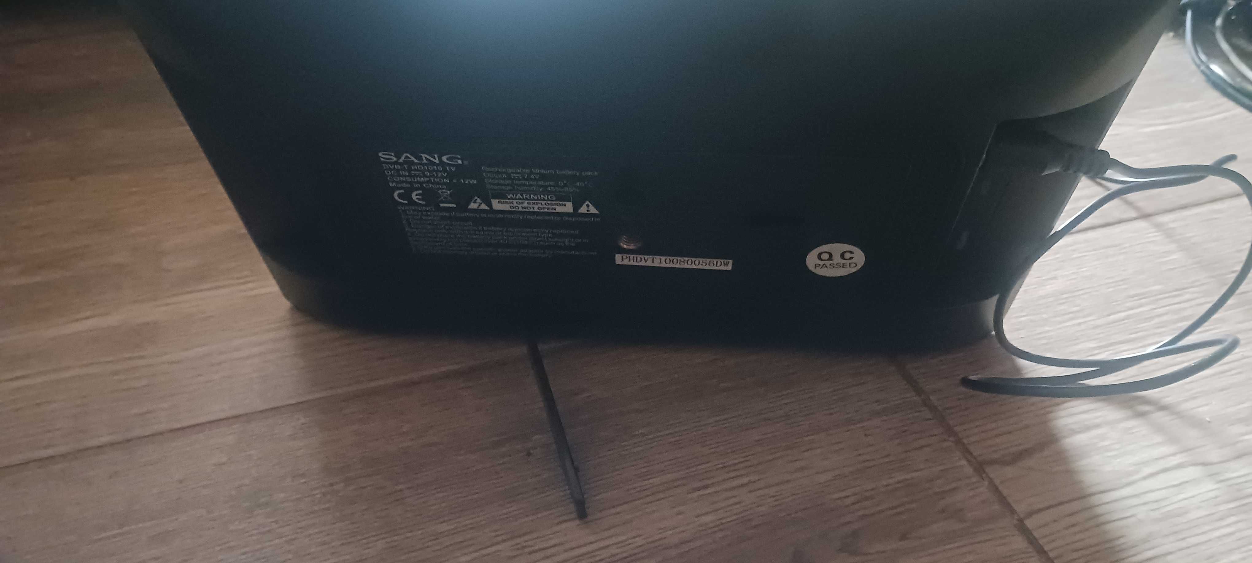 TV за кола на 12v 9inch цифров тунер и вградена батерия