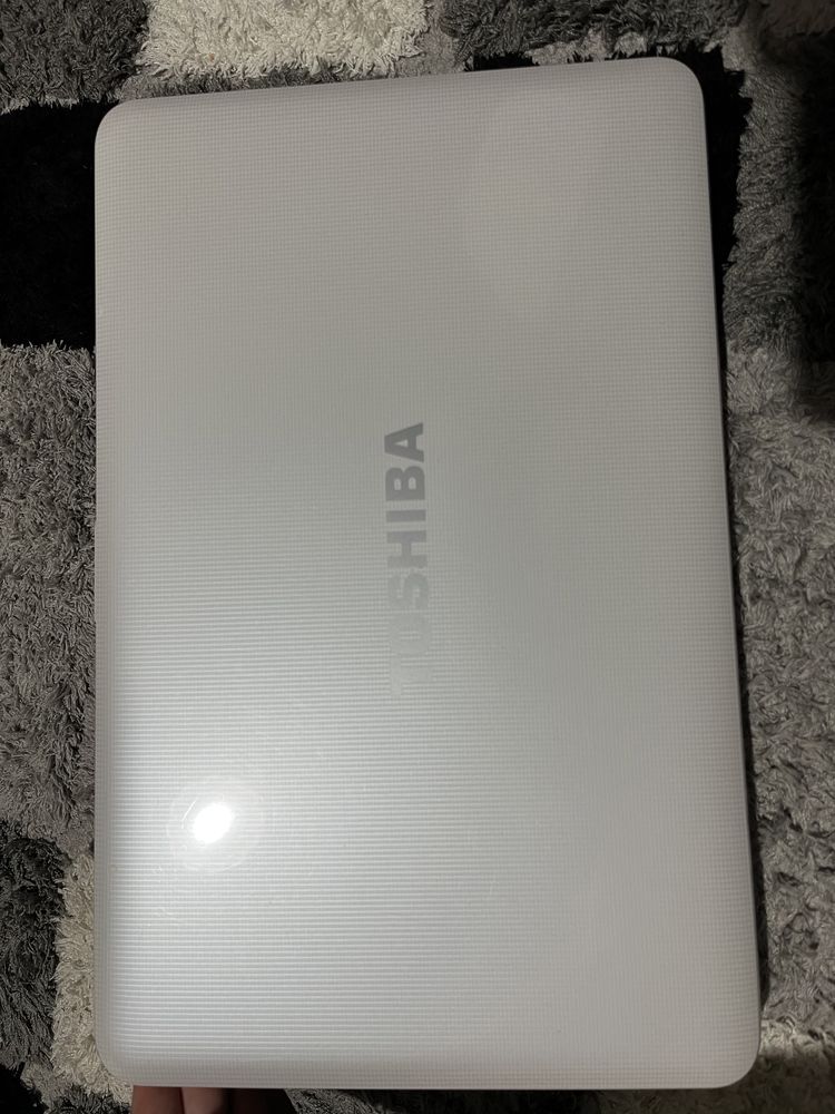 Лаптоп Toshiba Satellite C855-148
