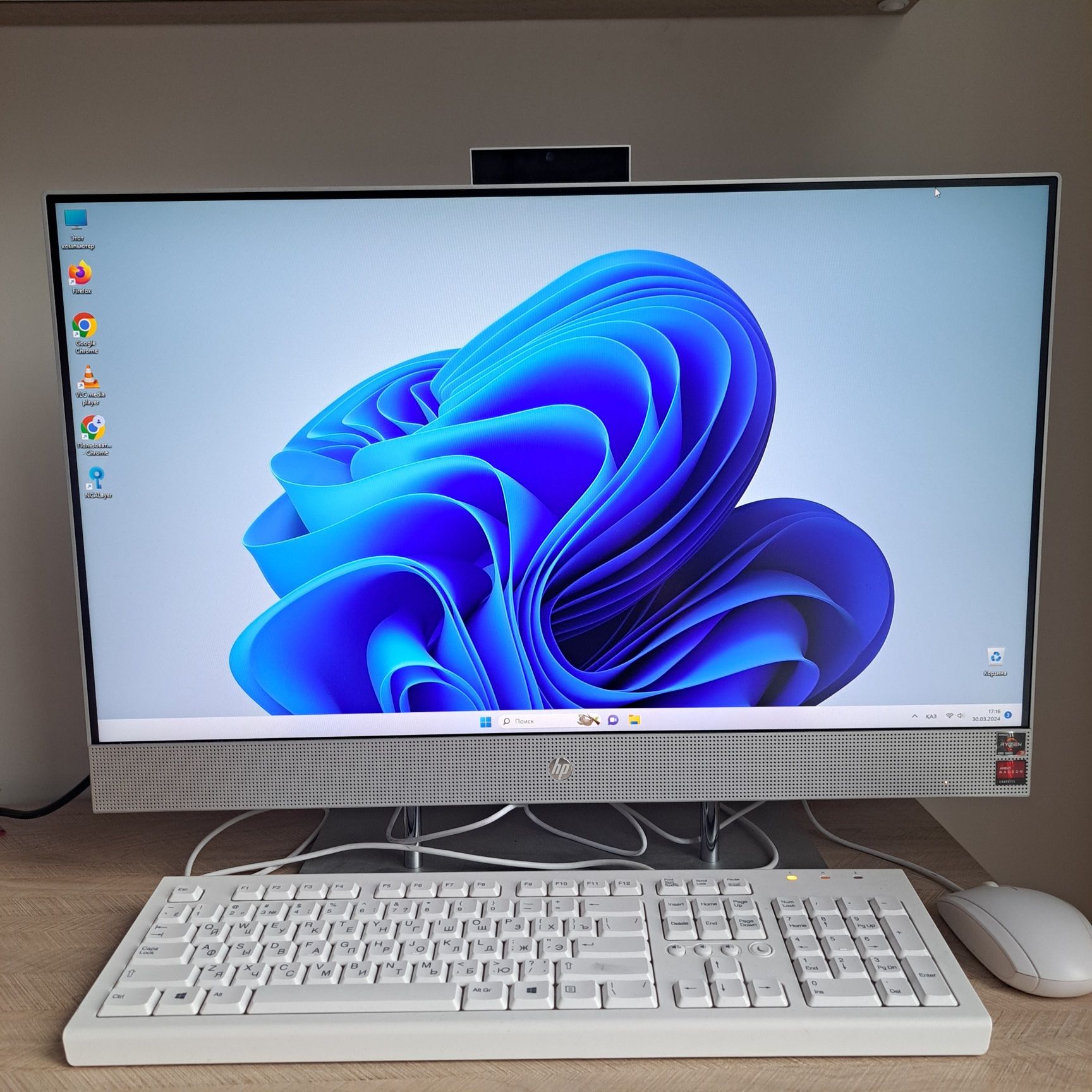 Моноблок hp all-in-one с мышкой, клавиатурой