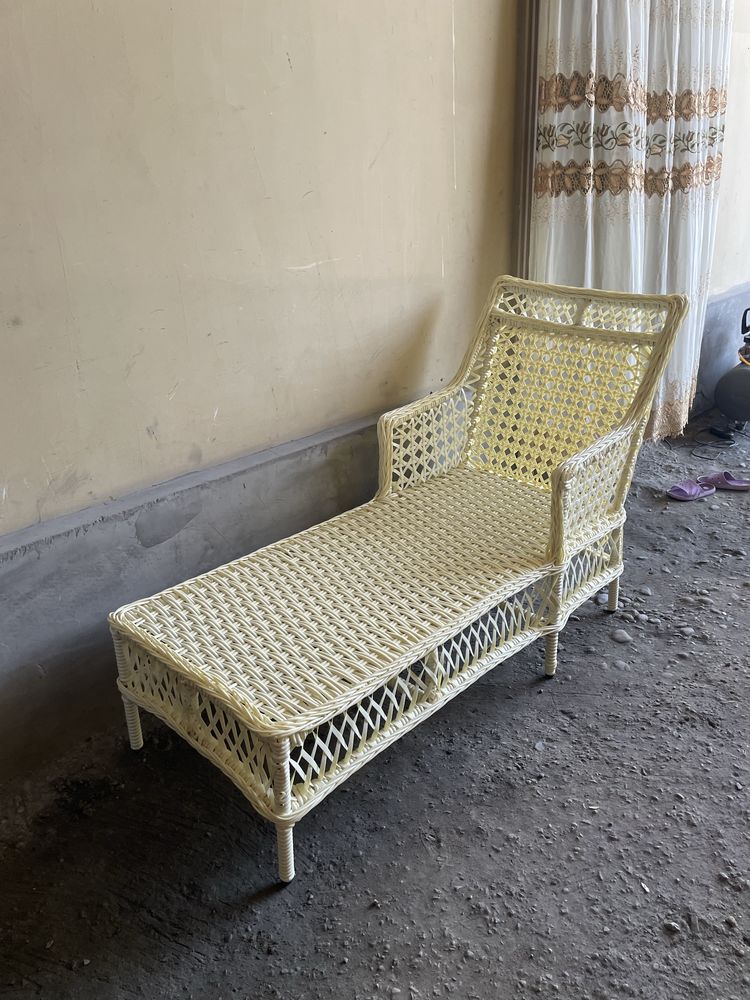 Dacha va basseyn uchun katta stul