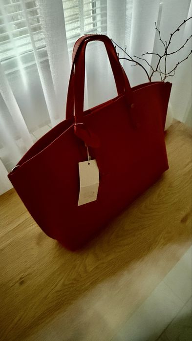 Луксозна Италианска Чанта от Естествена Кожа,