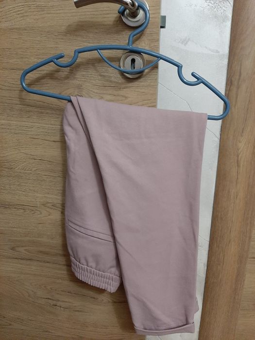 Дамски дънки и панталони