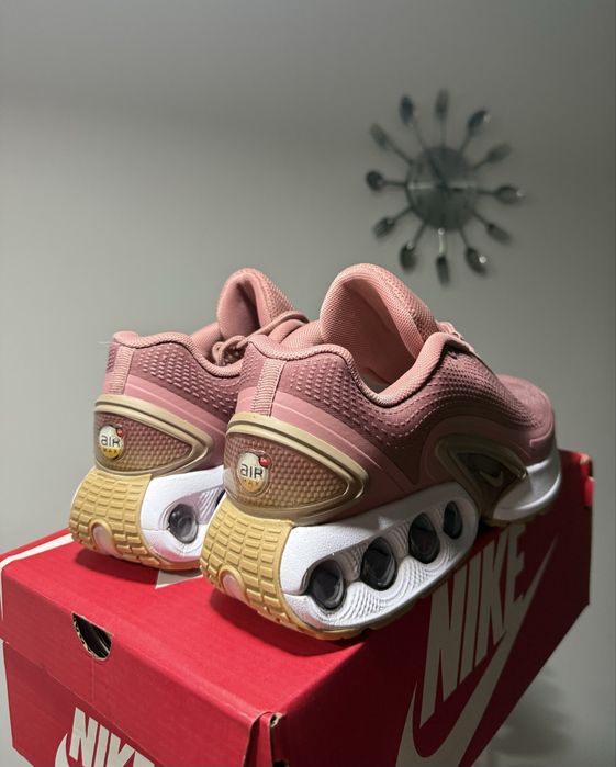 Nike Air Max DN Pink