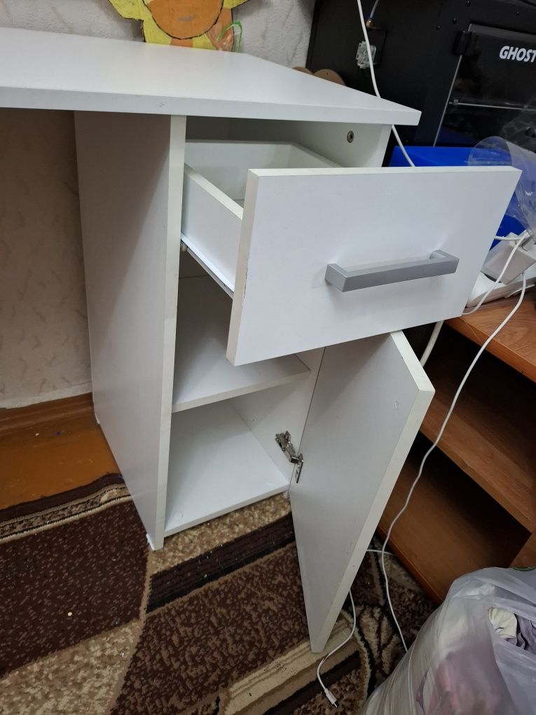 Письменный стол, парта