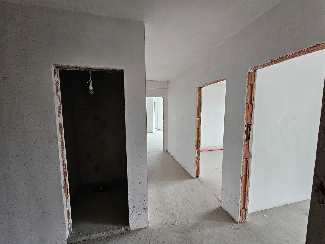 Продава се Тристаен апартамент в Пловдив, Христо Смирненски - 129 кв.м за 1458 €/кв.м - Снимка #1