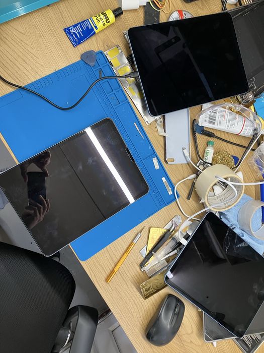 Repararii sticle si display spart ipad gsm