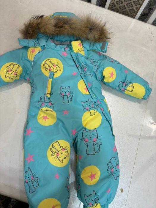 Продам очень теплый зимний комбинезон на 2-3 года