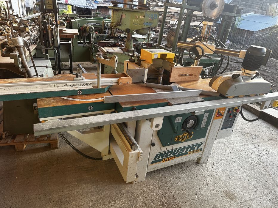 se vand  utilaje tamplarie