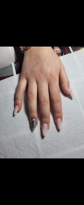 Manichiura pedichiura cu gel