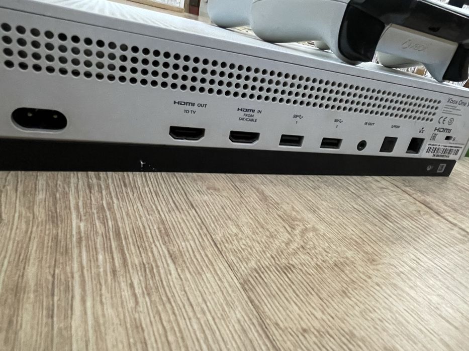 Vând Xbox one s in stare foarte buna,il sau schimb cu scuter sau cross