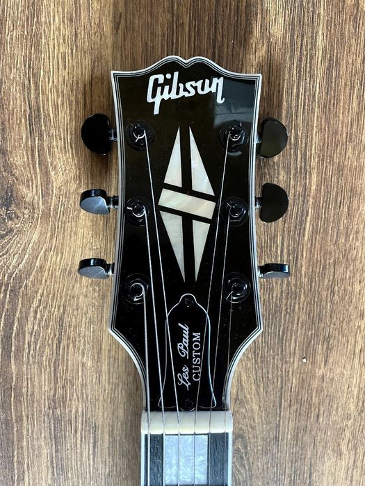 Продам Gibson Les Paul Full Black
