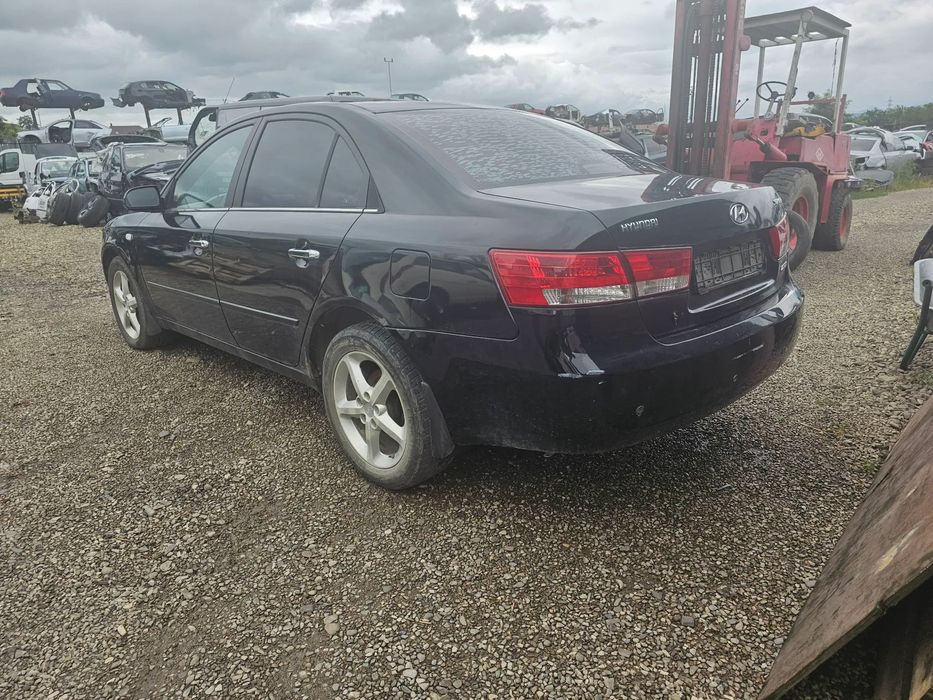 Dezmembrez Hyundai Sonata 2.0 CRDI D4EA 103 KW E4 an 2009