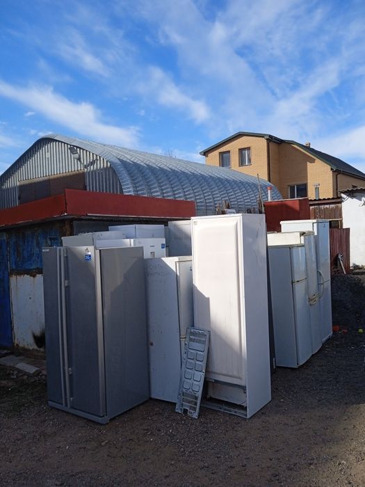 Отдам на метал холодильник