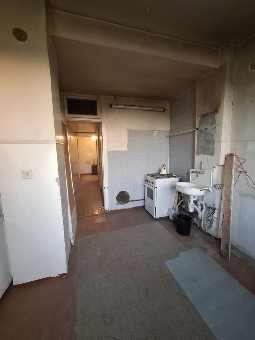 Срочно продаётся 4х комнатная квартира в центре города Багишамал!!!