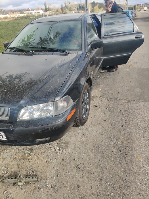 Vând volvo se aude o bătaie la motor