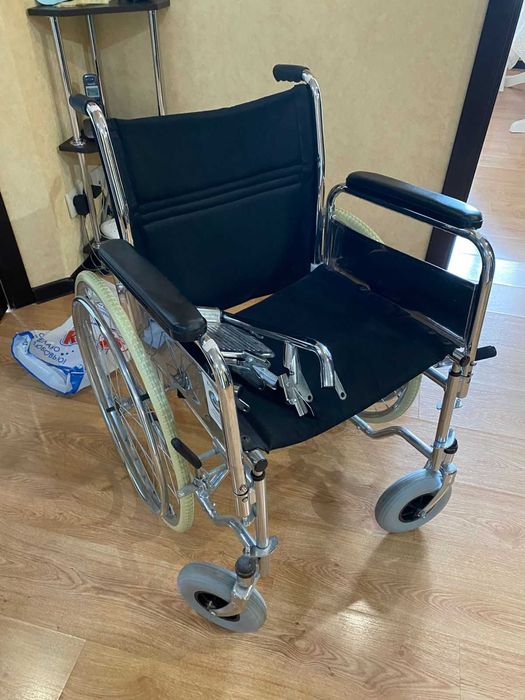 Продам инвалидную коляску