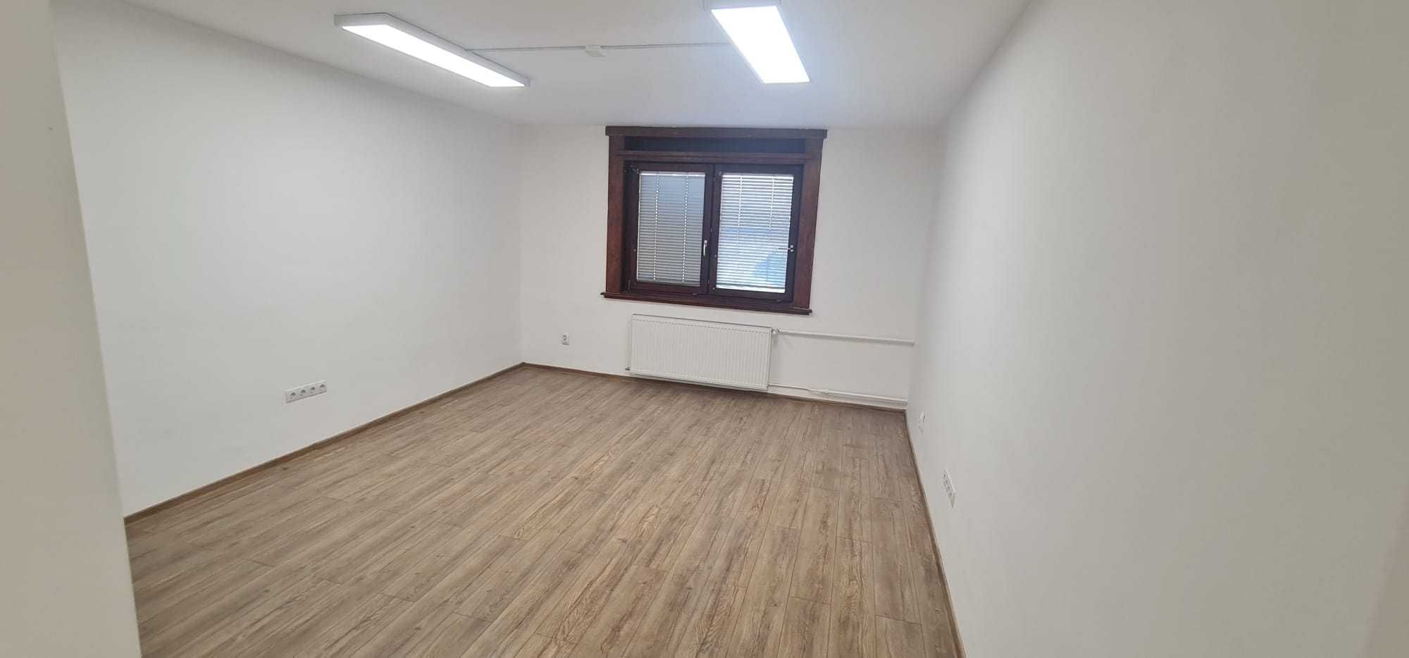 Spre inchiriere apartament cu doua camere, la casa in curte proprie