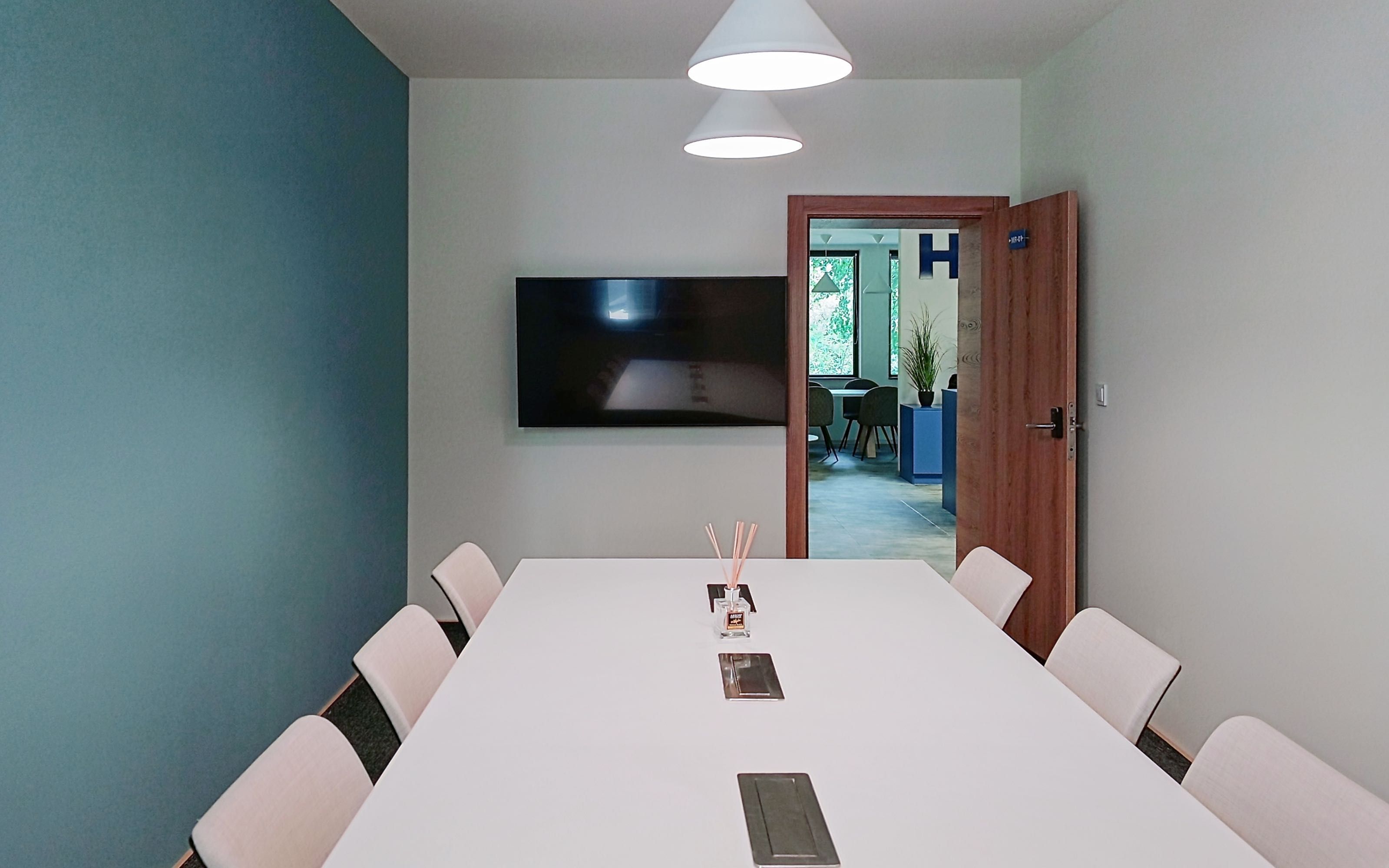 Самостоятелно офис пространство за 1-2 души в Regus Flavia