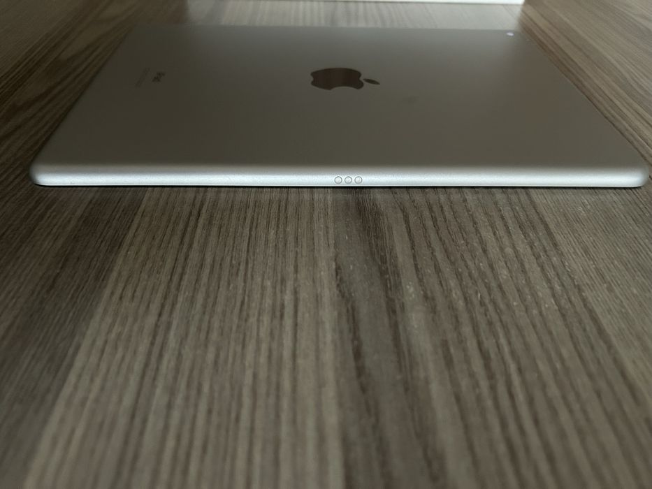 Apple iPad 9th Generation wi-fi 64gb