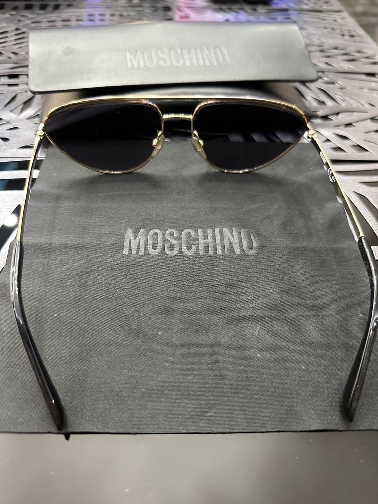 MOSCHINO слънчеви очила