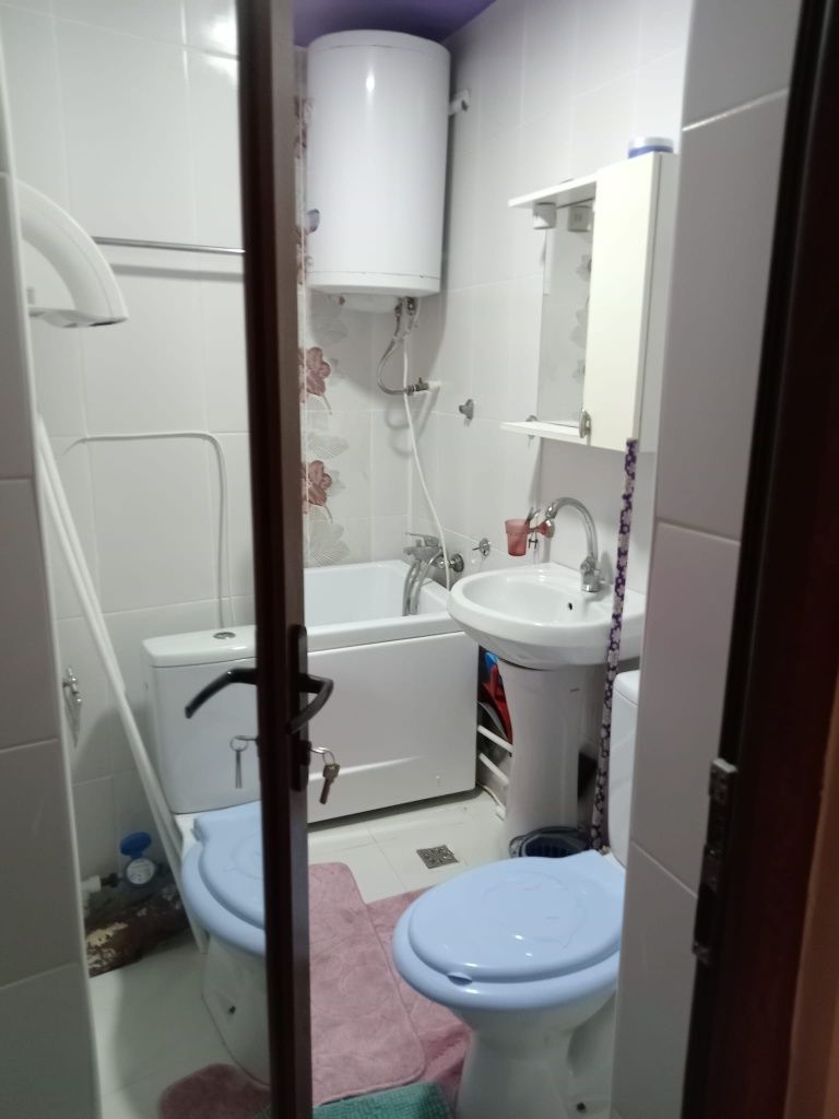 Vând apartament mobilat