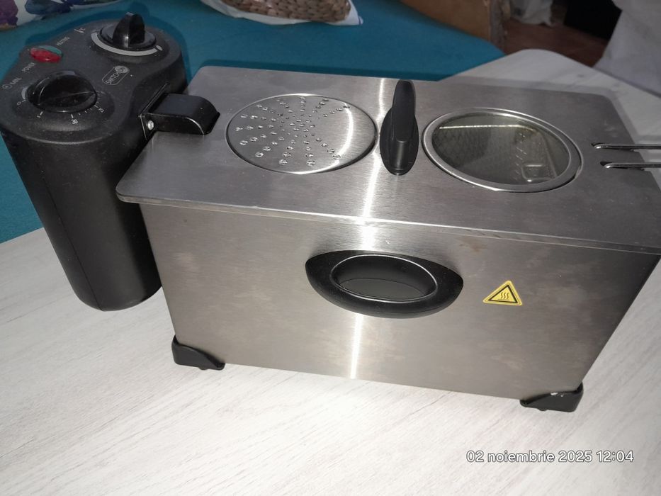 Friteoza cu ulei ideală pt. cartofi praǰiți