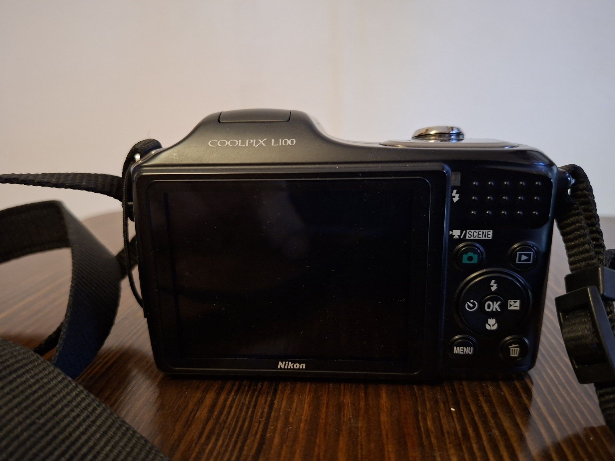 Nikon Coolpix L 100