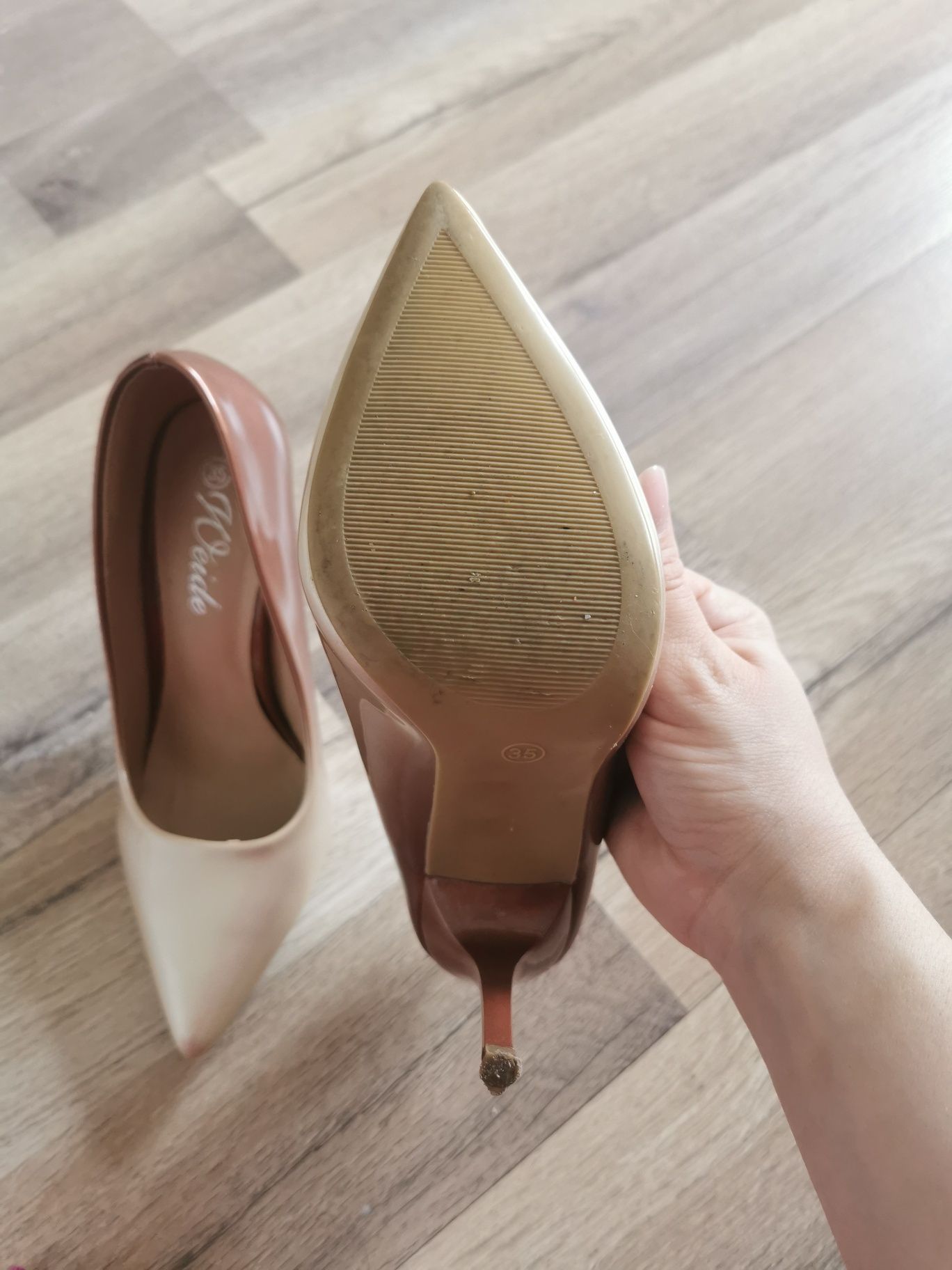 Pantofi stiletto nr 35