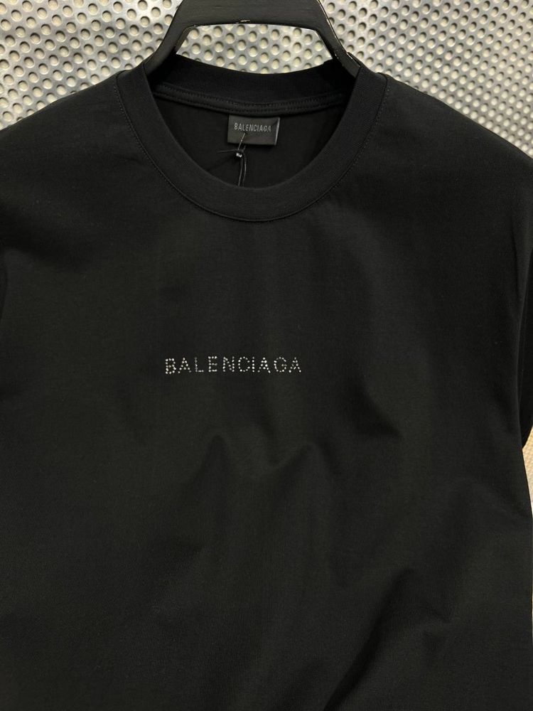 Balenciaga,Versace,Amiri