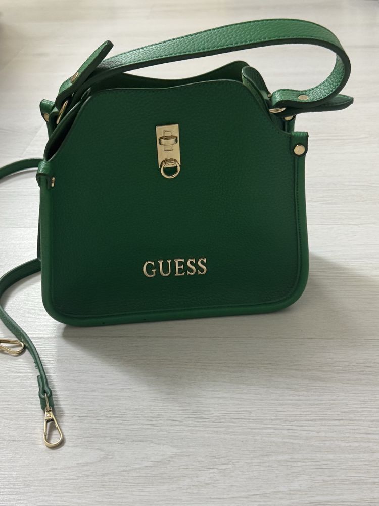 GUESS сумочка стильная