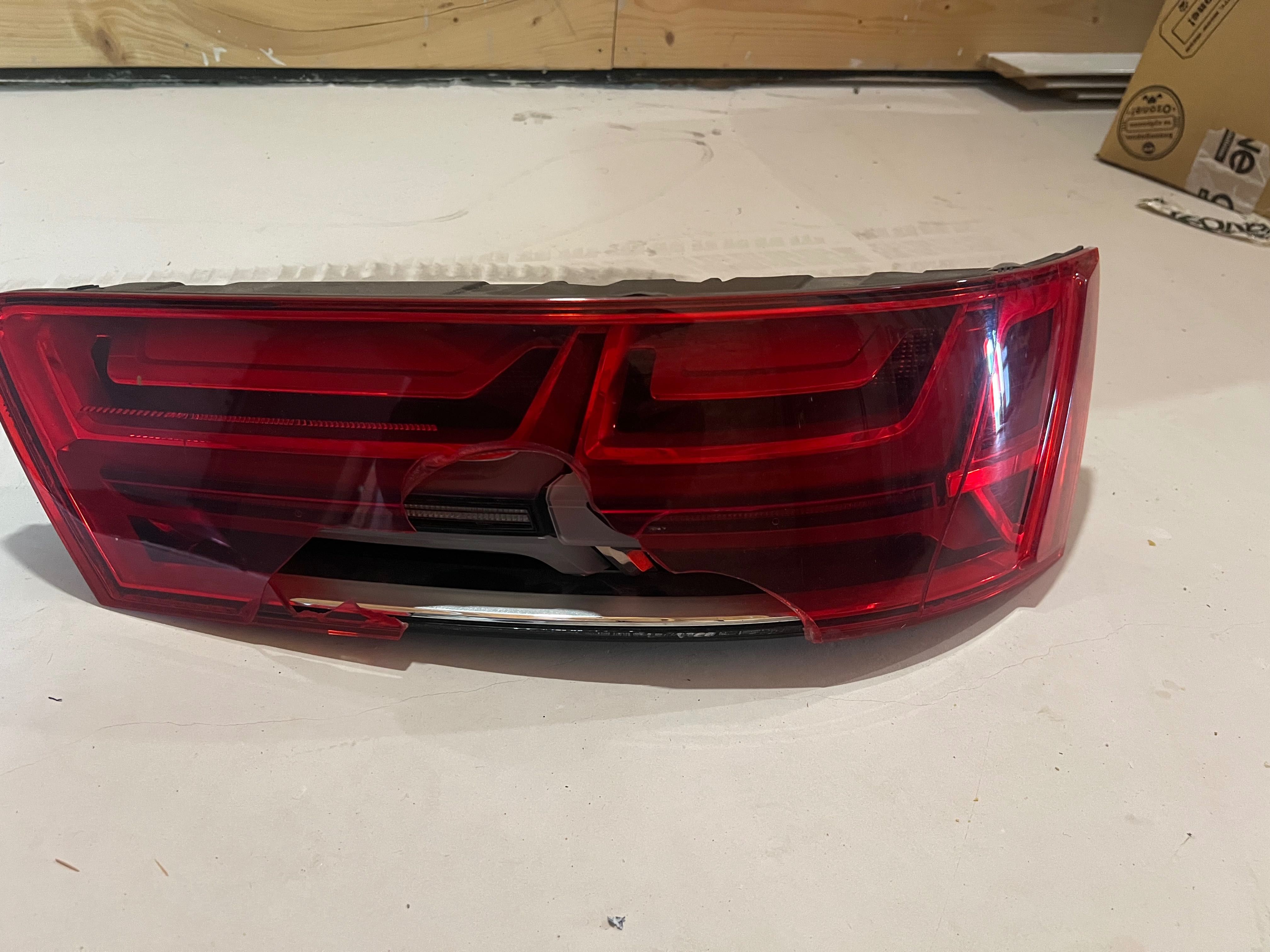 Ляв стоп Audi Q7 от 2016 до 2019, амееика