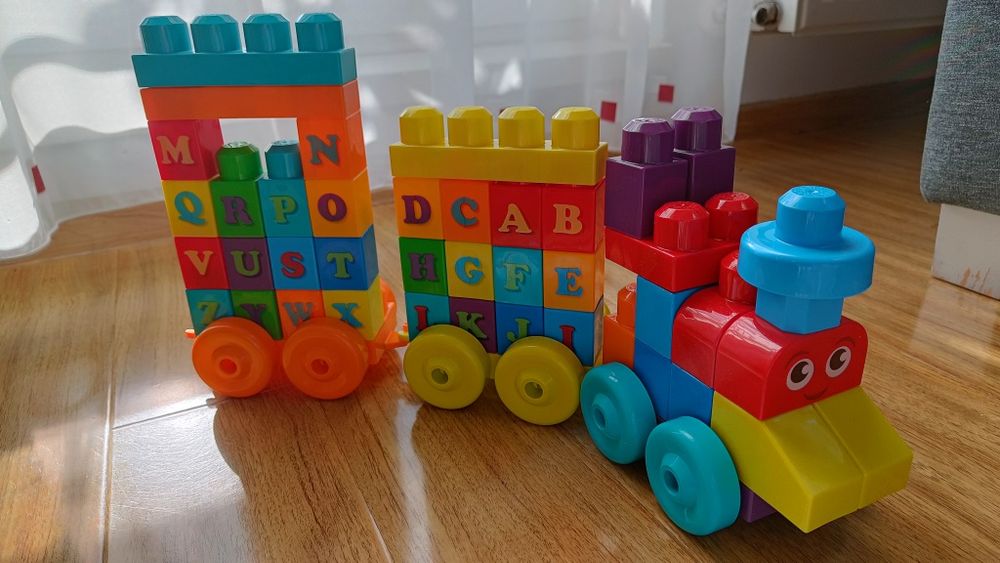 Mega Bloks trenulețul cu litere