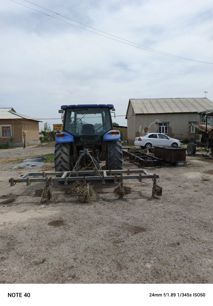 Traktor new hollen