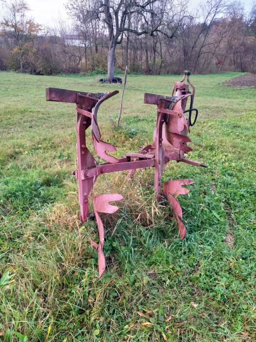 Plug hidraulic reversibil 2 trupite, stare foarte bună