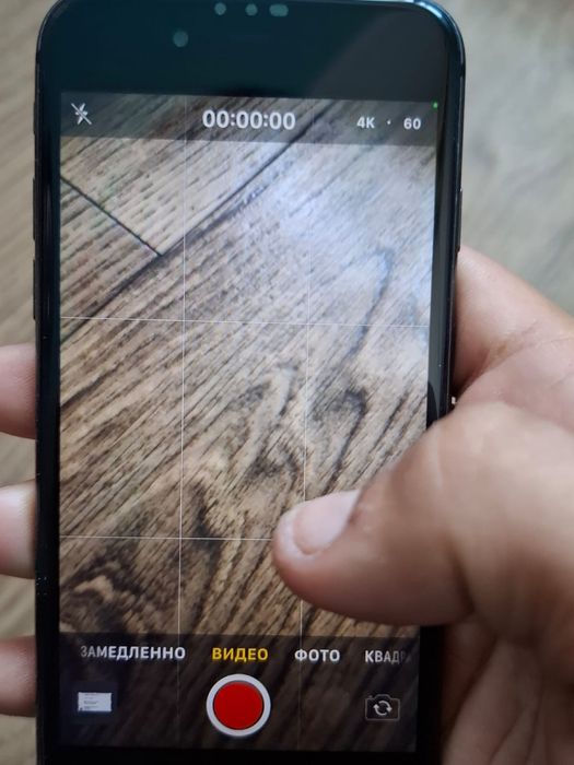 Продам айфон 8 на 128гб в Хорошем состоянии!