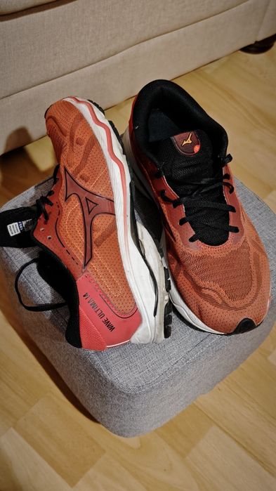 Adidasi Mizuno Wave Ultima 14