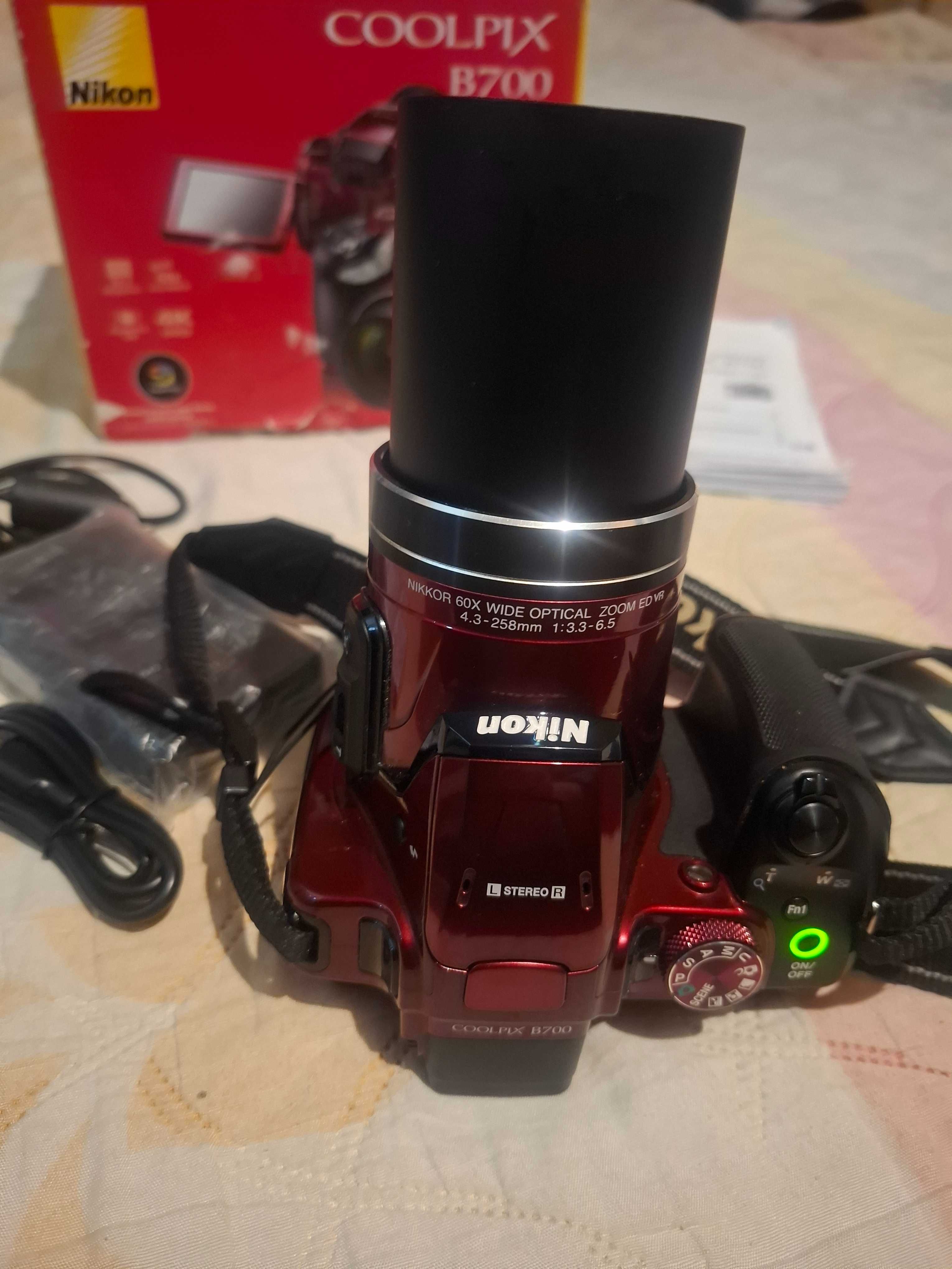 Фотоапарат Nikon Coolpix B700 +3 нови батерии