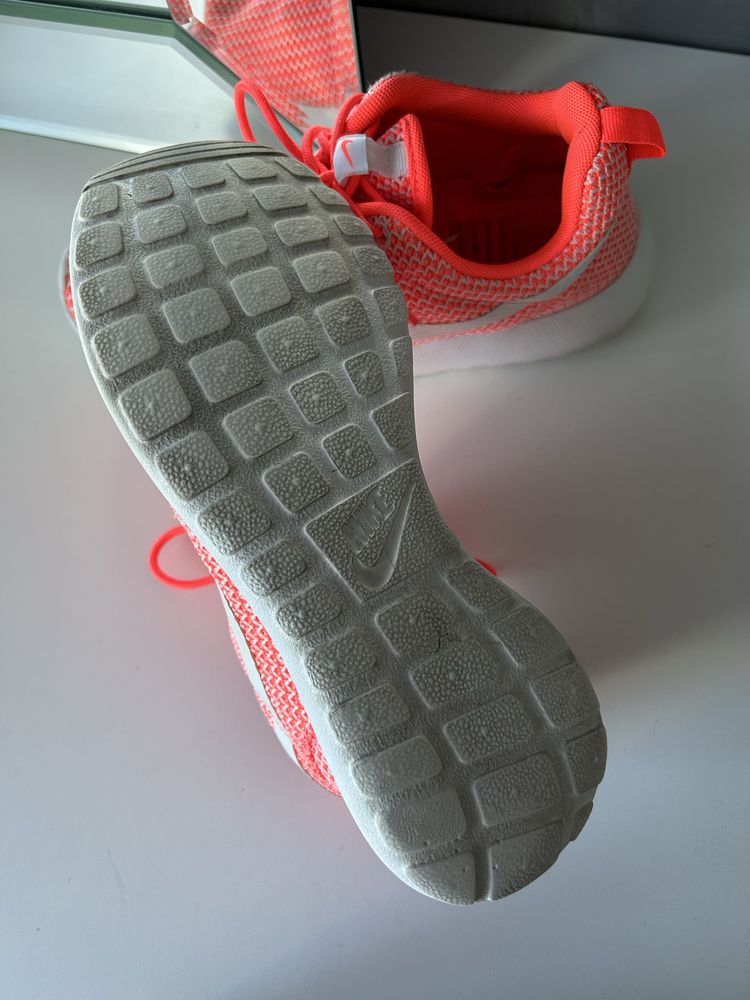 Nike Roshe One дамски маратонки 38 номер