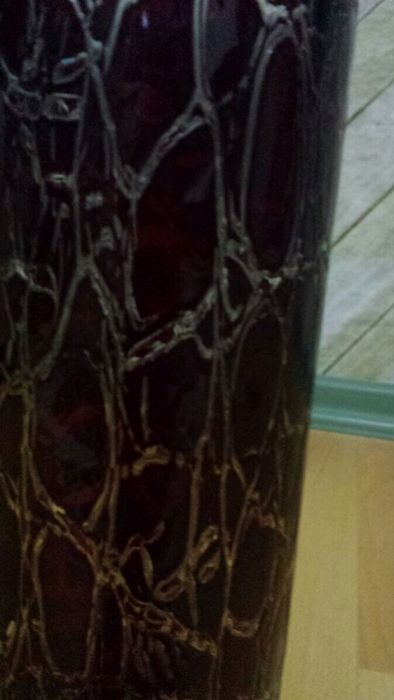 Vaza din cristal roșu