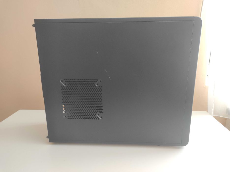 Mid-Tower кутия - Cooler Master N300