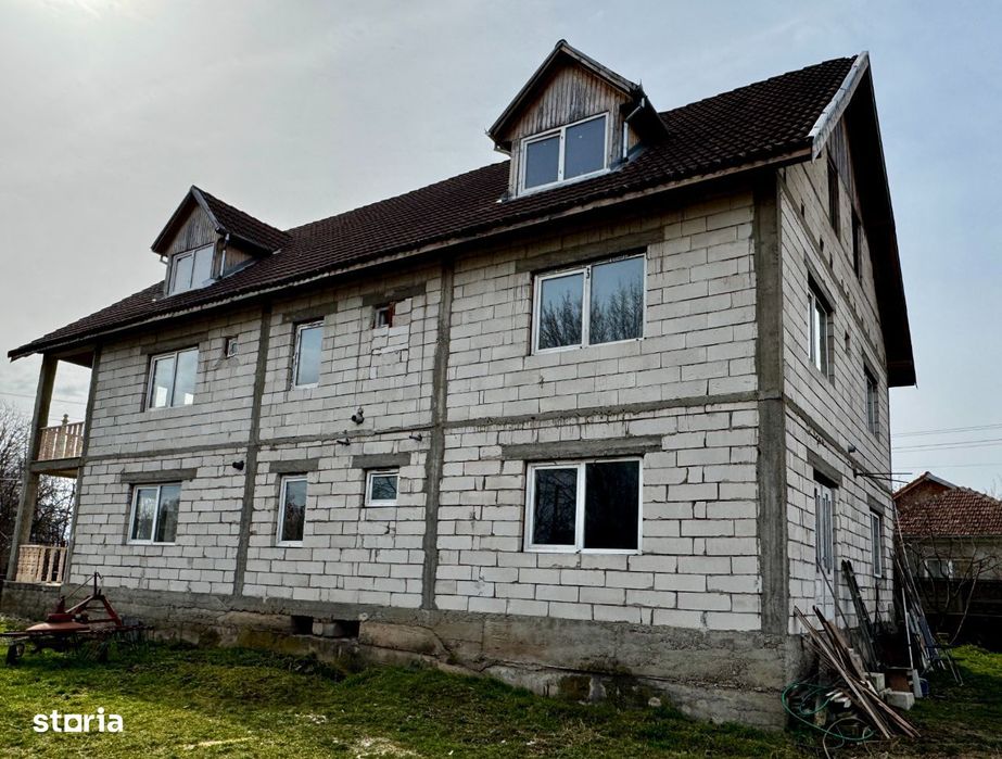 Casa spatioasa cu teren generos – 1022 m² - potential pensiune