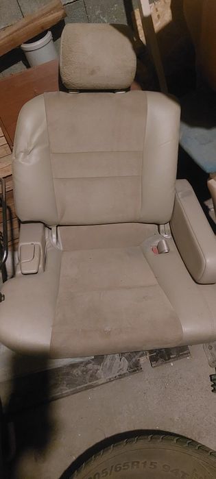 Продам сиденья Alfard !