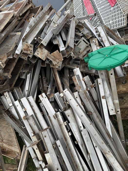 Panouri despartitoare din plastic foarte rezistent