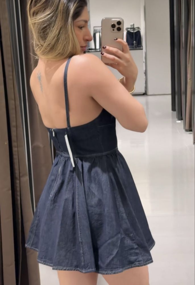 Дънкова рокля Zara с етикет