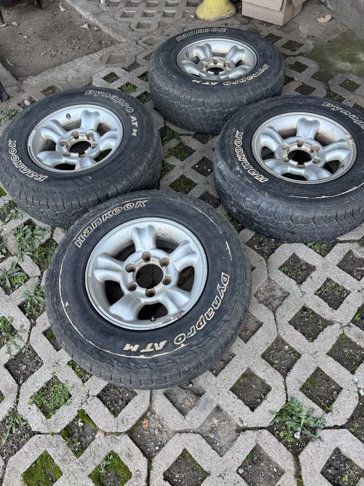 Гуми и джанти за Джип