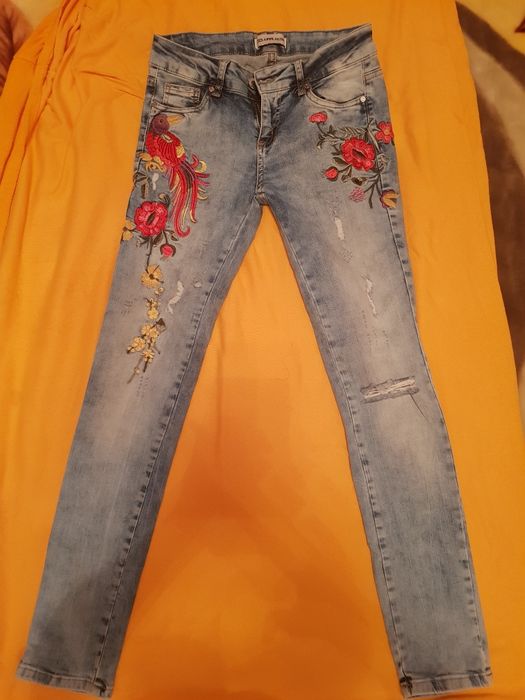Продам джинсы брюки женские