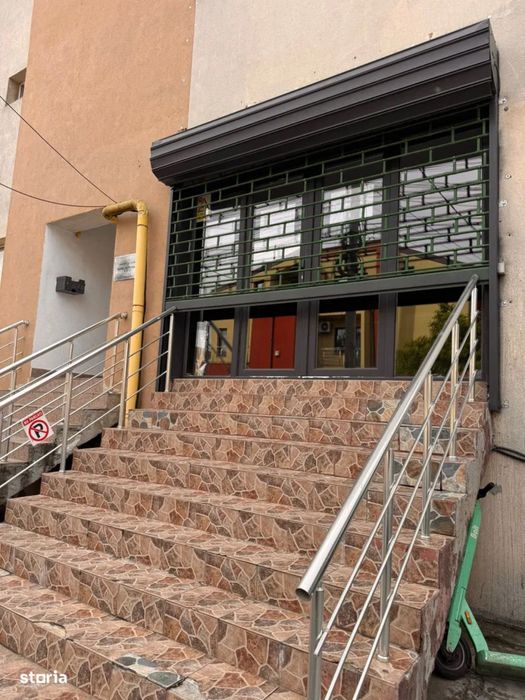 Cautam Nail Artist, Make-up Artist, Frizer