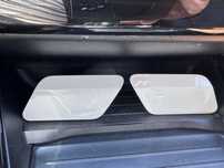 Продавам две капачки за пръскалки за фарове за BMW X4